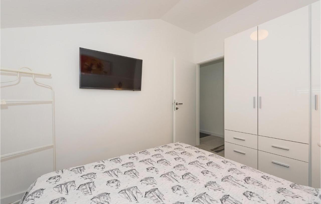 Cozy Apartment In Brodarica With Wifi Exterior foto